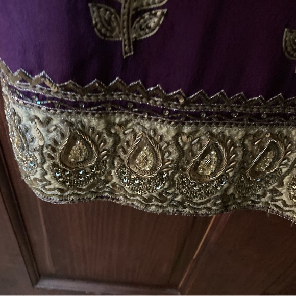 Indian plum kameez with gold/bronze embroidery . Size : M - Picture 2 of 6